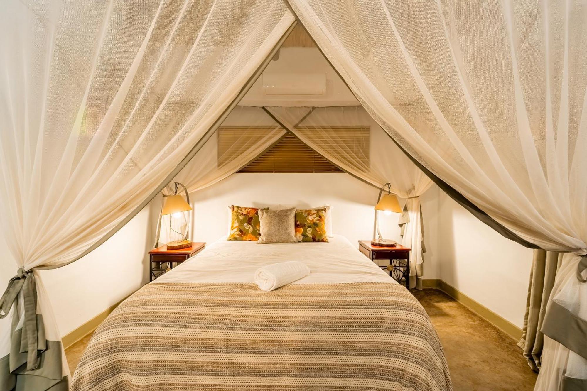 Nguni Lodge Виктория Фолс Екстериор снимка